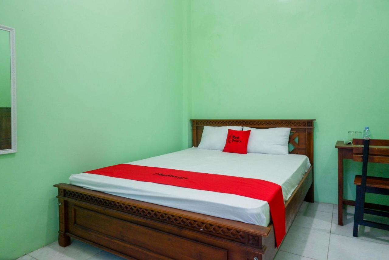 Hotel Reddoorz Syariah Near Monumen Jogja Kembali Kejayan Esterno foto