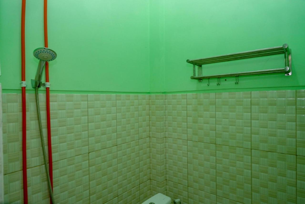 Hotel Reddoorz Syariah Near Monumen Jogja Kembali Kejayan Esterno foto